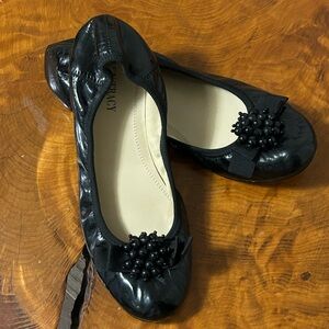 Ellen Tracy Black Flats with Bow and Bead Detail